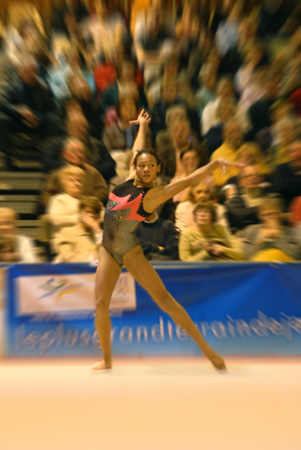 fille qui fait un figure artistique