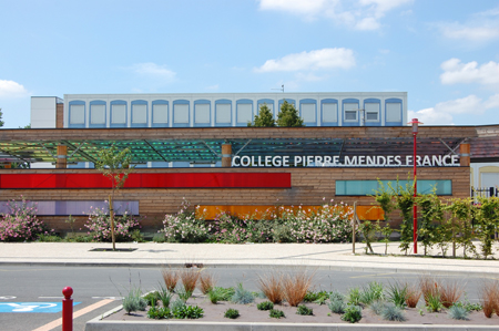 photo de face du collège